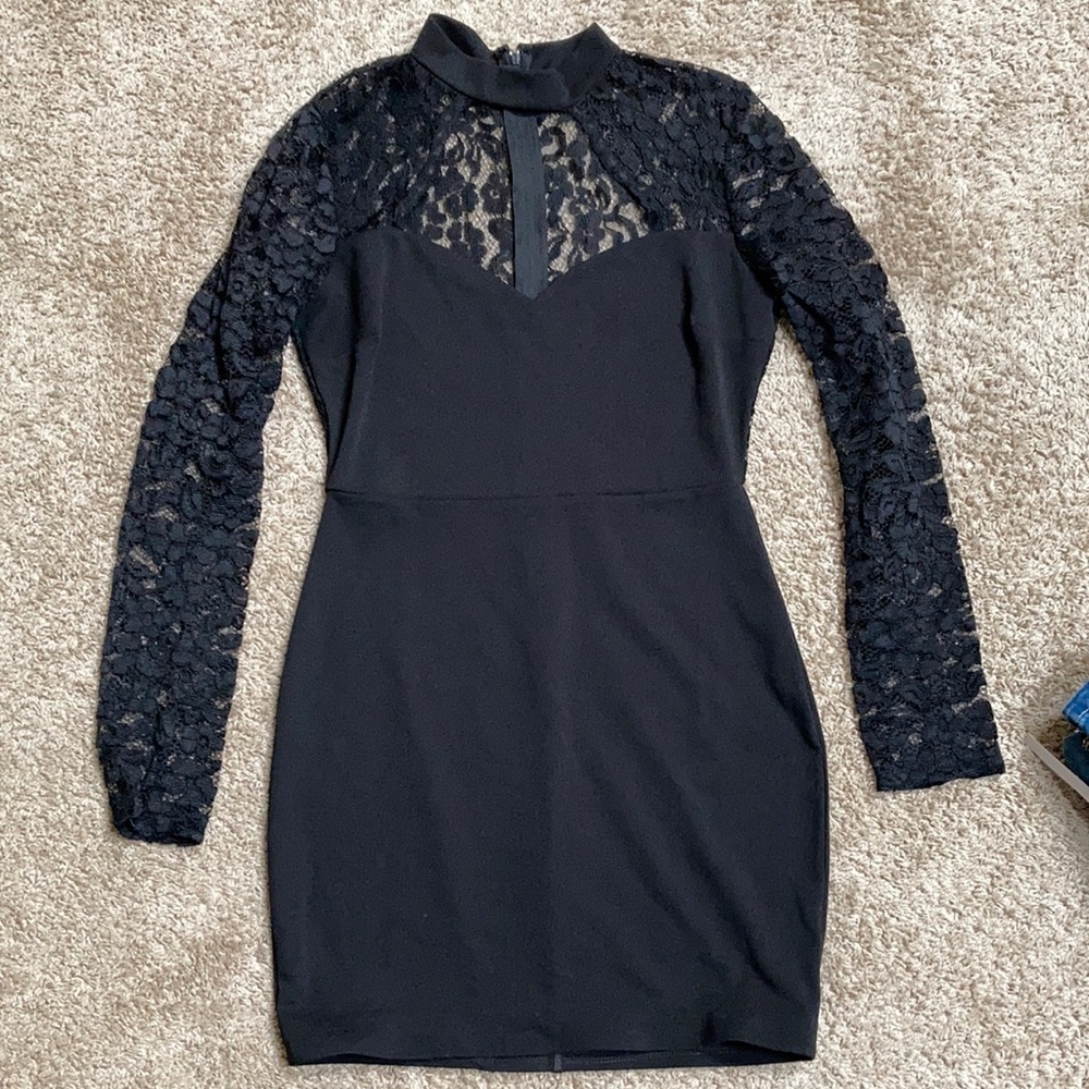 Sweetheart Neckline Long Sleeved Dress